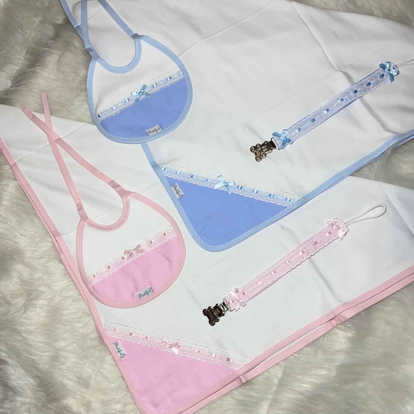 Bib, dummy clip and little blanket set