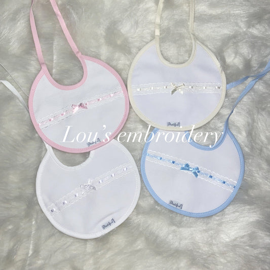 Ribbon detail bib