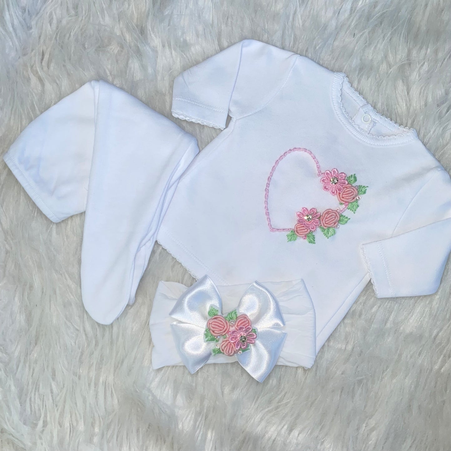 Hand embroidered flower hear set